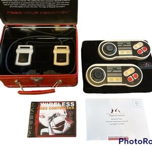 Messiah Limited Edition wireless NES Nintendo controller set 2 metal lunchbox